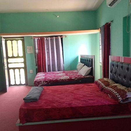 Subha Laxmi Hotel & Lodge Bahāsi Extérieur photo