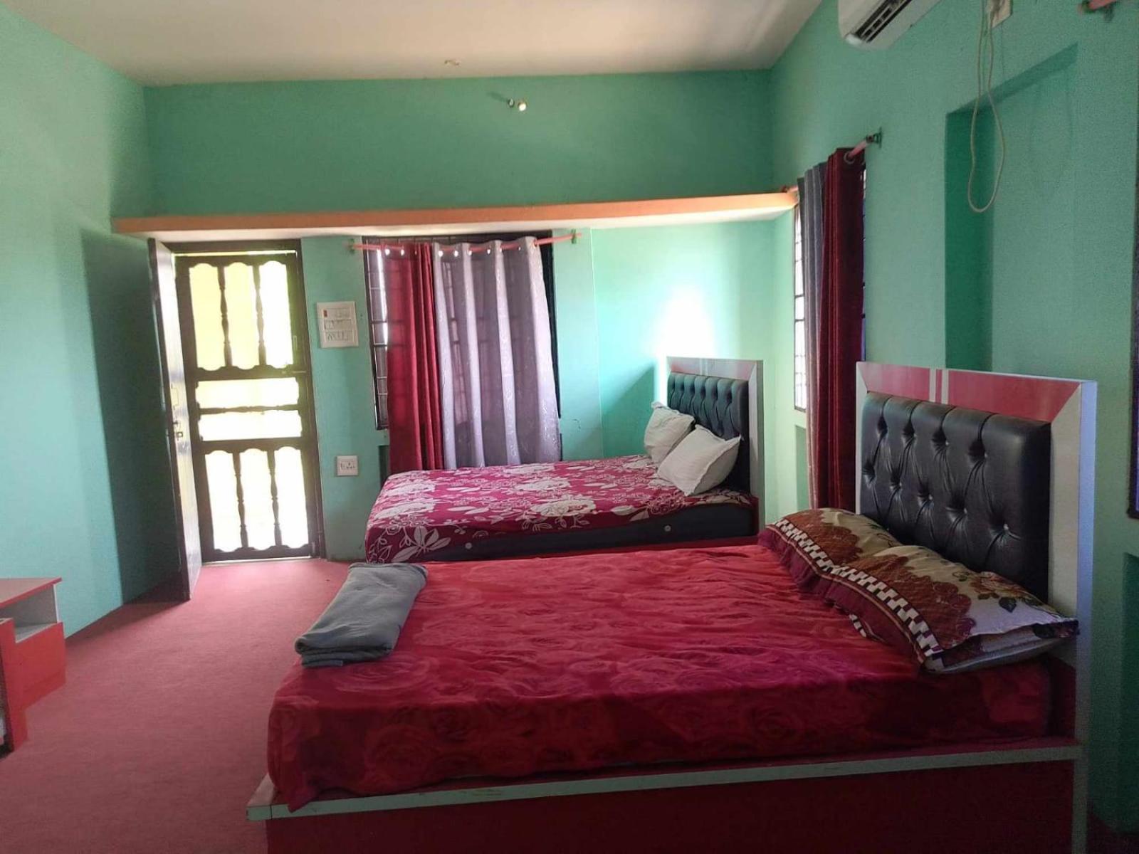 Subha Laxmi Hotel & Lodge Bahāsi Extérieur photo